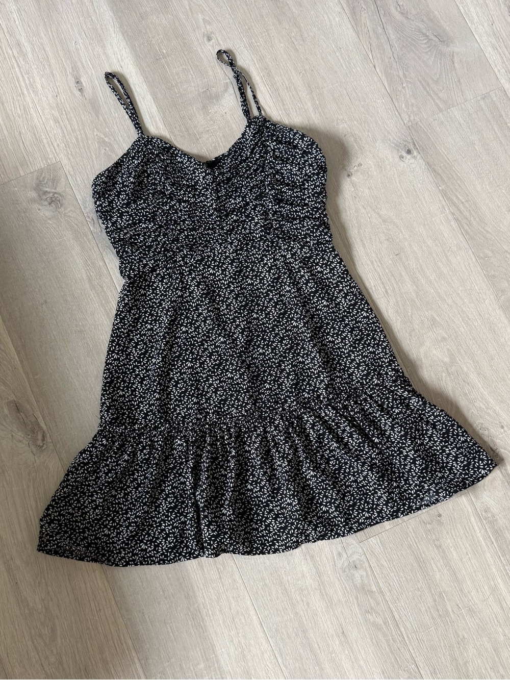 Storia Black & White Floral Spaghetti Strap Sundress